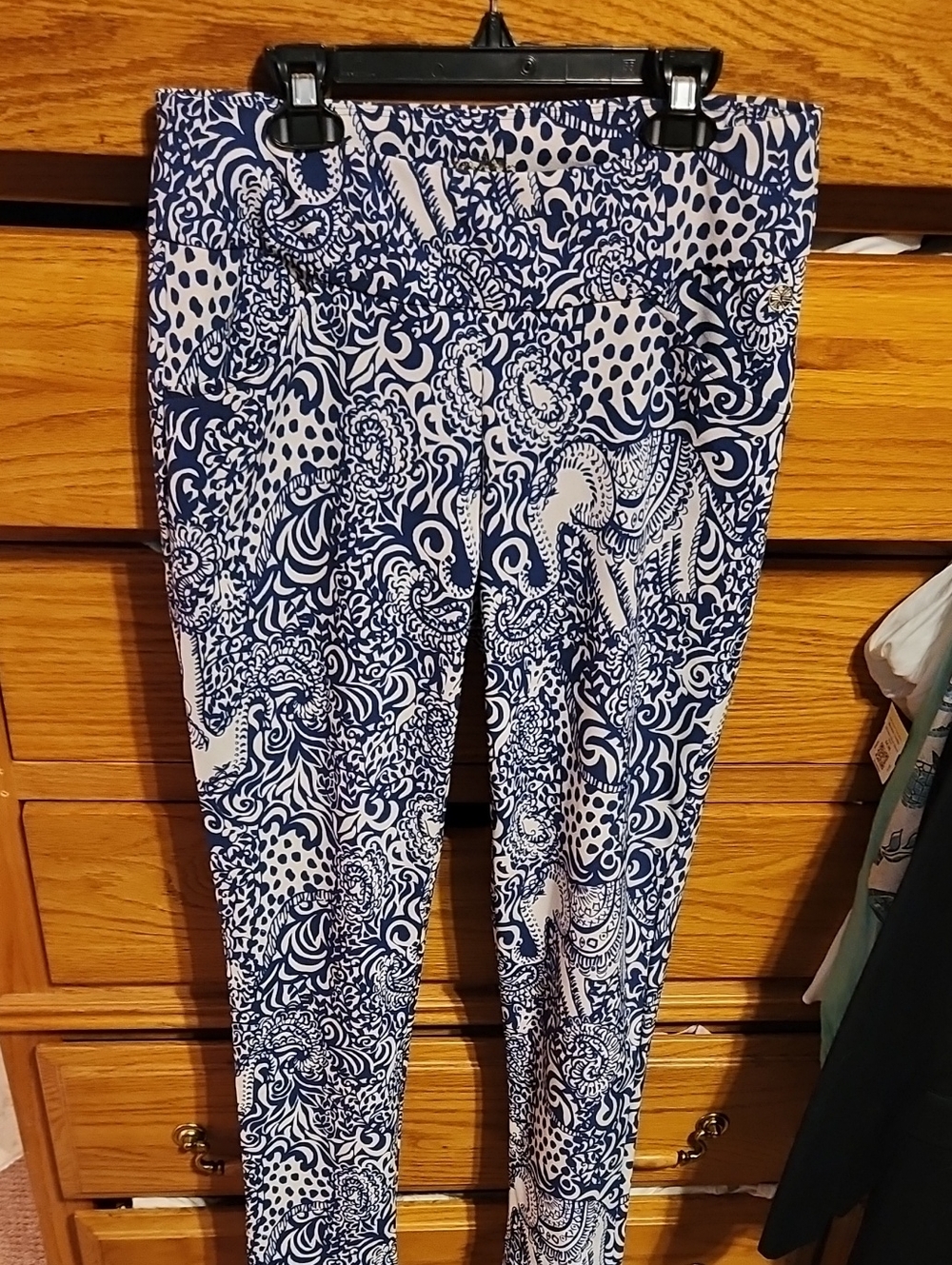 Ladies Lilly Pulitzer Luxletics  Navy and White animal Print Pants